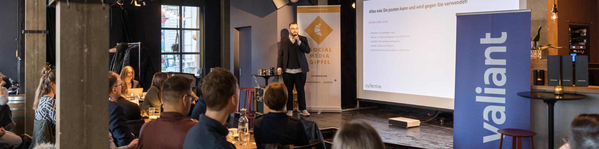 Social Media Gipfel Bern. Mit Referent Sophus Siegenthaler und Publikum